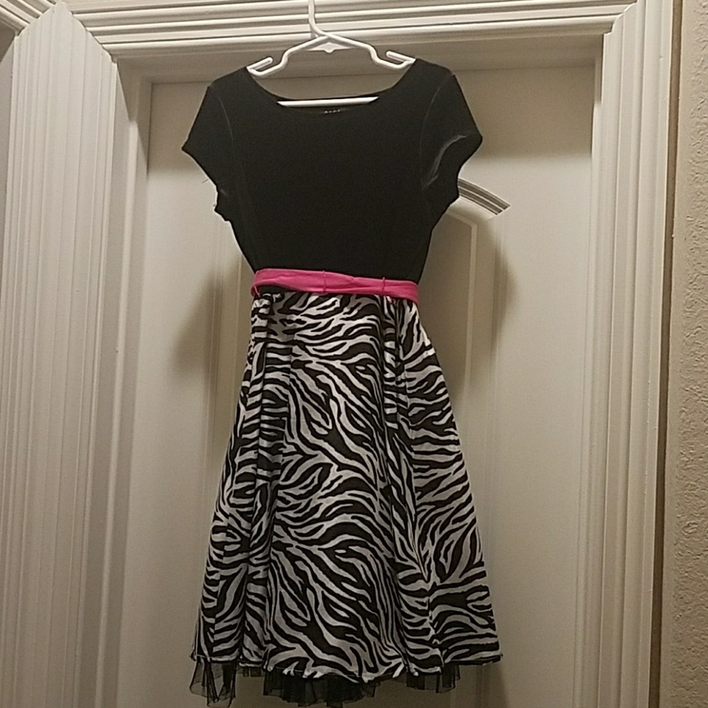 Girls size 8 Party Dress.